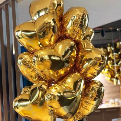 Balony z helem, złote serca 45cm, bukiet