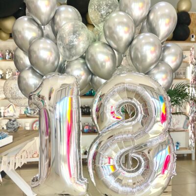 Balony na 18 urodziny, srebrne cyfry i srebrne balony lateksowe